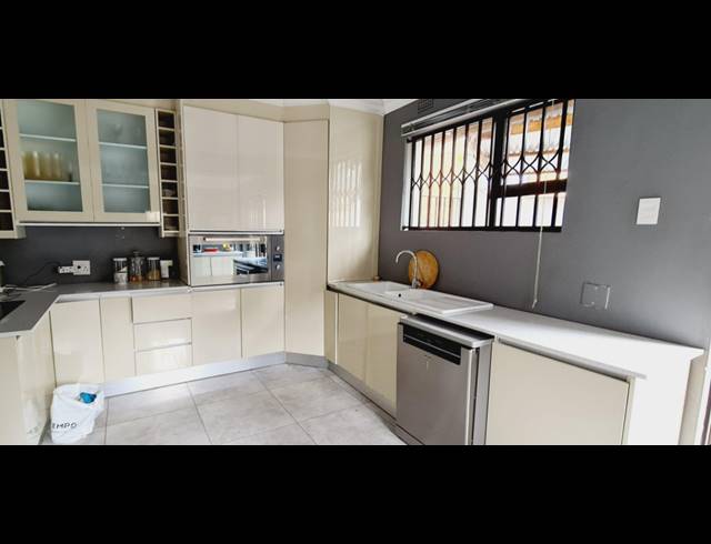 4 BEDROOM HOUSE FOR SALE IN LINMEYER